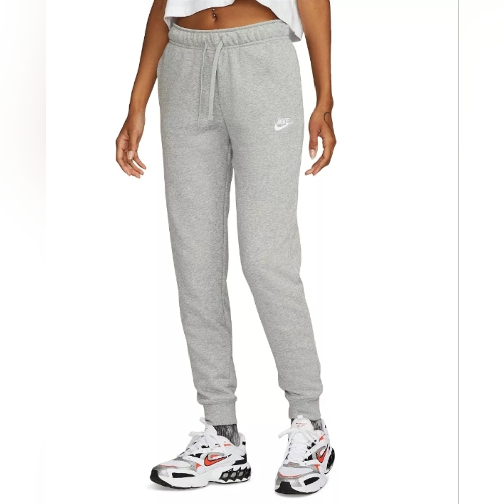 Nike Women's Sportswear Club Fleece Mid-Rise Joggers in Gray Sz 1X NWT